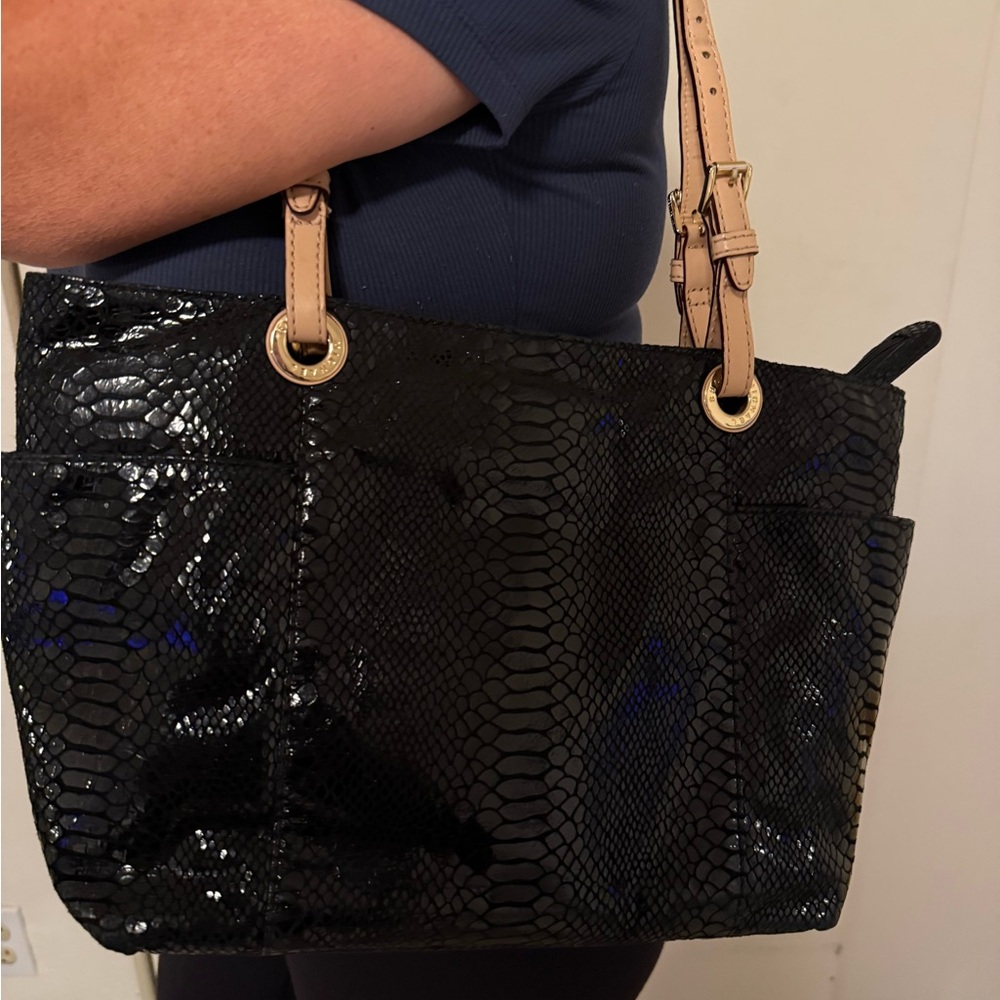 MICHAEL Michael Kors Black and Tan Textured Tote